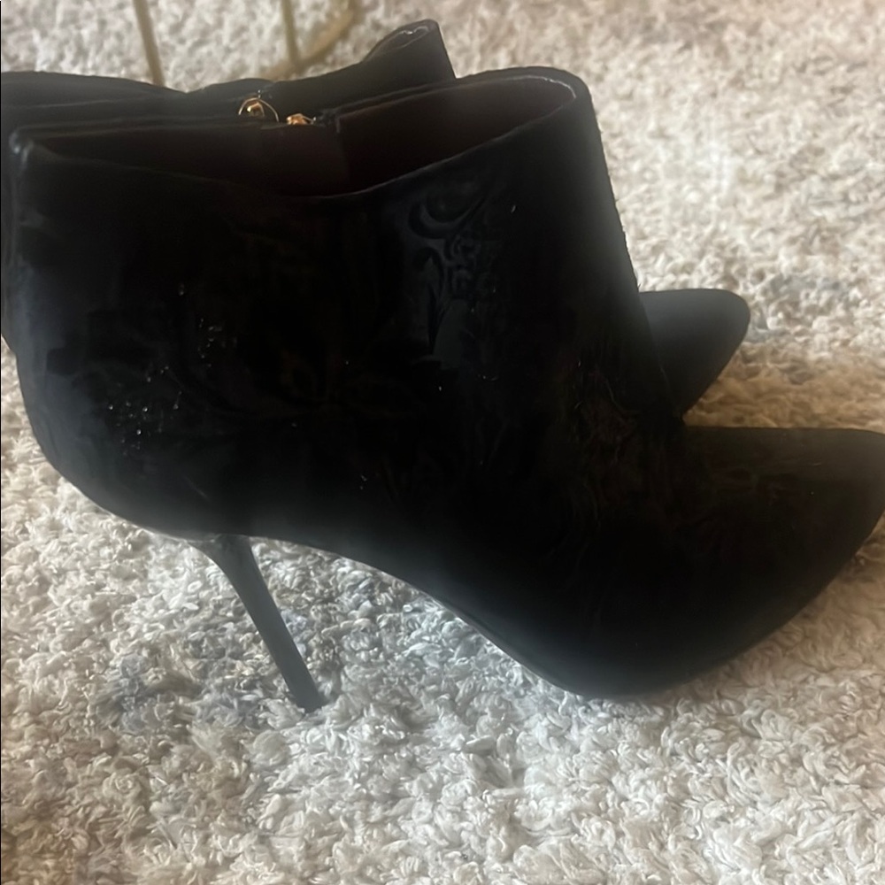 Gucci Black Ankle Boots Sleek Minimalist Design - Picture 3 of 6